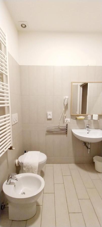 Hotel Brotas Римини Экстерьер фото