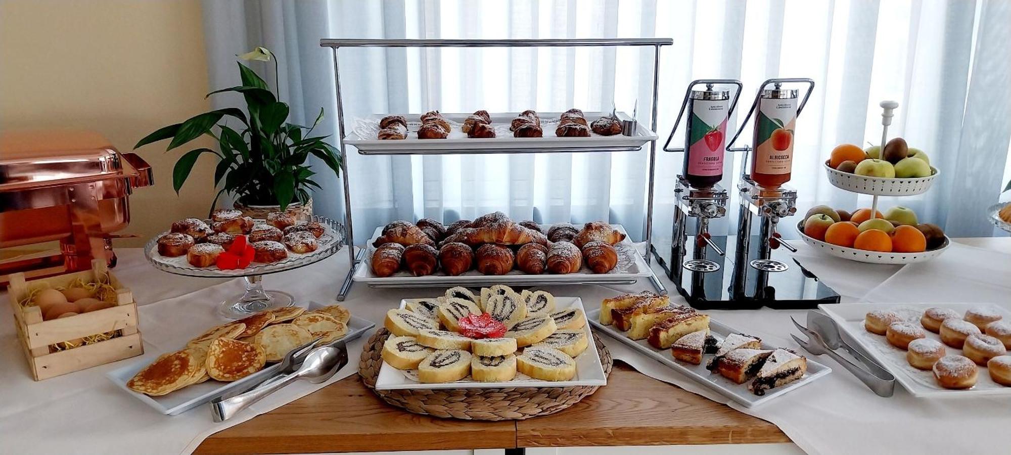 Hotel Brotas Римини Экстерьер фото