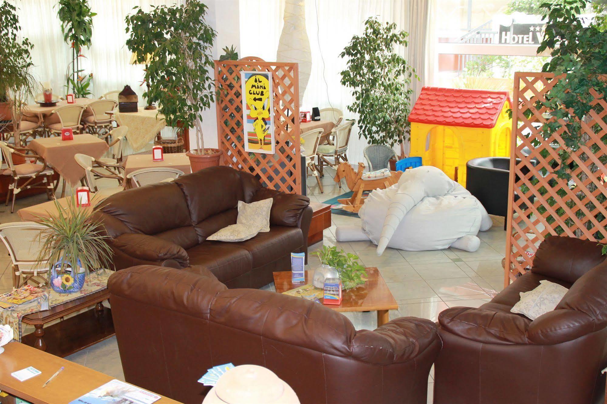 Hotel Brotas Римини Экстерьер фото